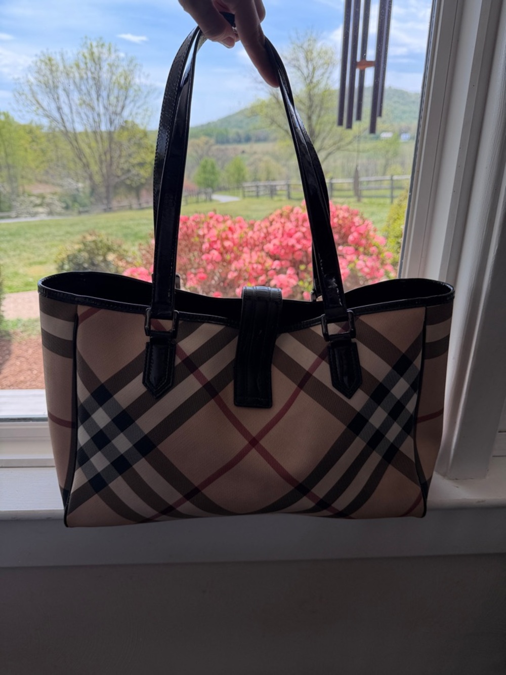 Burberry Beige Plaid Tote with Black Trim - Picture 2 of 5
